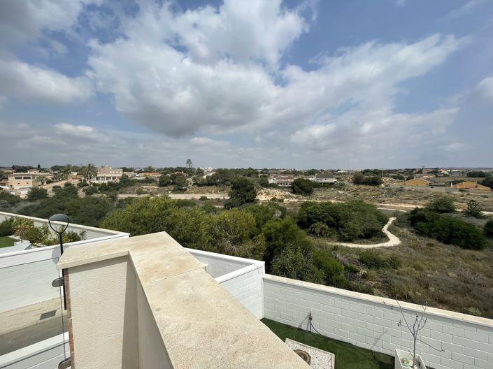 Image No.13-4 Bed Villa for sale