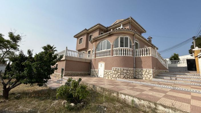 Image No.1-5 Bed Villa for sale
