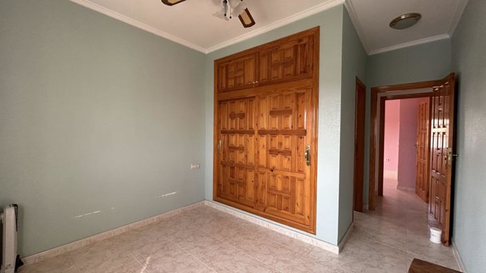 Image No.48-5 Bed Villa for sale