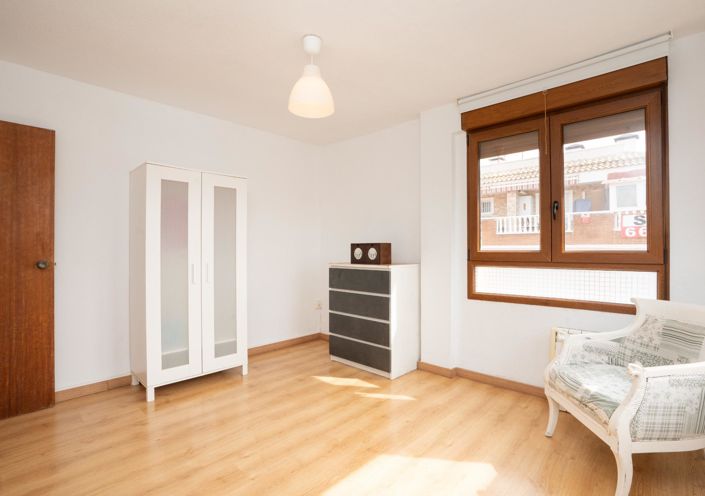 Image No.10-3 Bed Apartment for sale