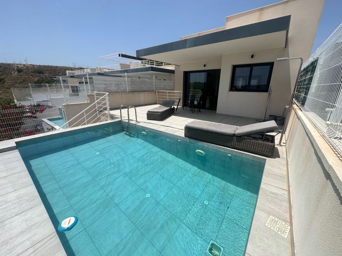 Image No.1-5 Bed Villa for sale