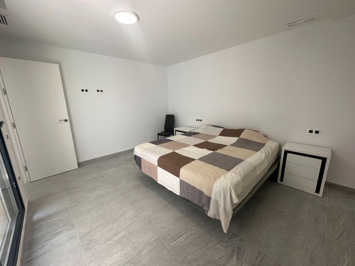 Image No.8-5 Bed Villa for sale