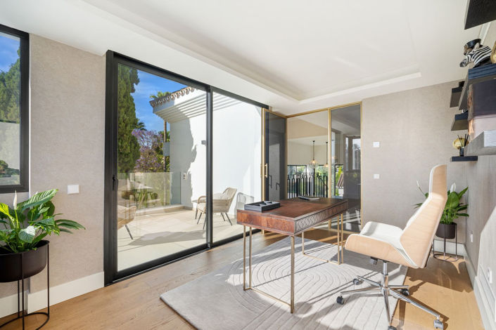 Image No.29-6 Bed Villa for sale