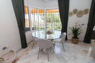 11-20939a0134ad724a8cb2a801094d15a4