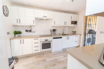 6-241328e1bcc9c0d8ce1222beb6c967a8