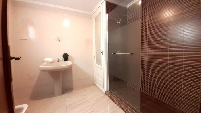 Image No.39-4 Bed Apartment for sale