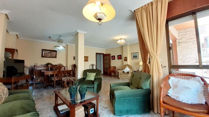 Image No.4-4 Bed Apartment for sale