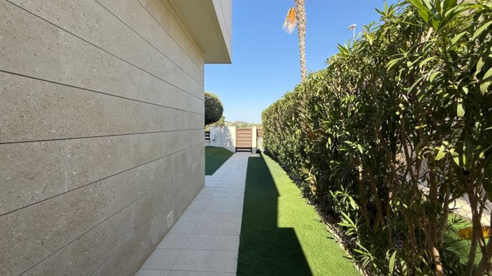 Image No.28-3 Bed Villa for sale