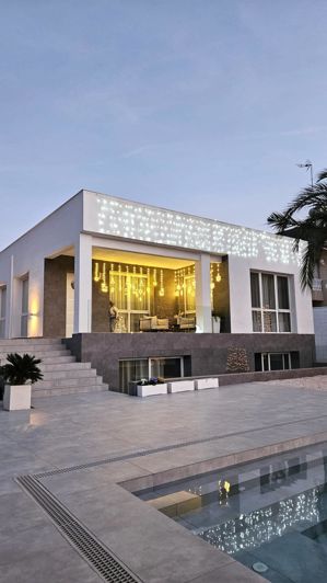 Image No.1-4 Bed Villa for sale