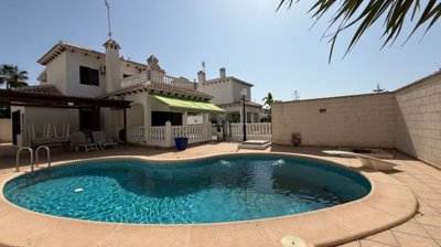 4 Bed Villa for sale