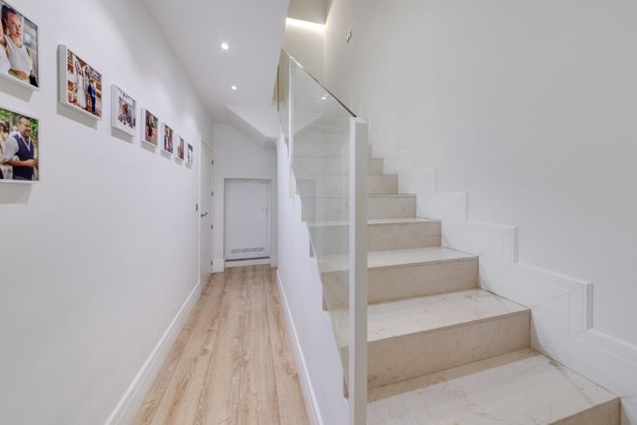 Image No.38-4 Bed Apartment for sale