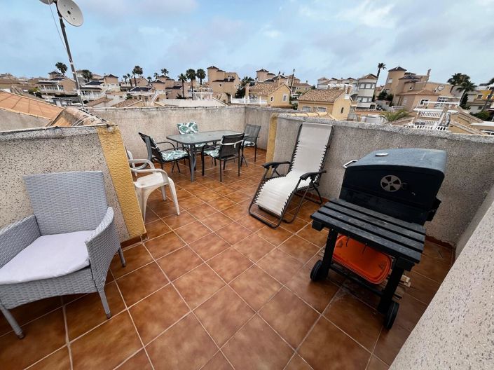 Image No.25-3 Bed Property for sale