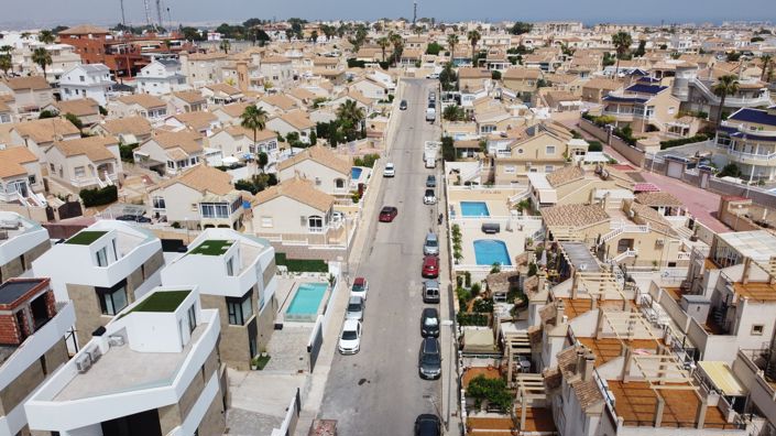 Image No.31-3 Bed Property for sale