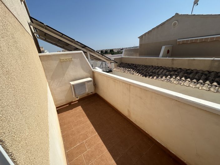 Image No.21-2 Bed Townhouse for sale