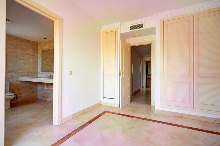 Image No.12-3 Bed Villa for sale