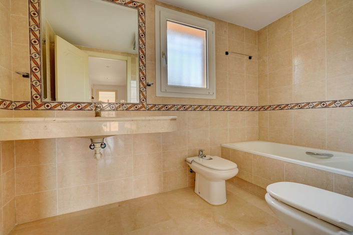 Image No.15-3 Bed Villa for sale