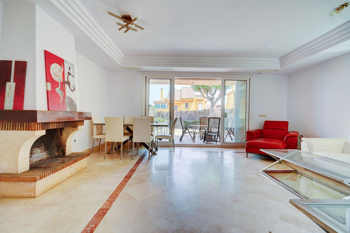 Image No.2-3 Bed Villa for sale