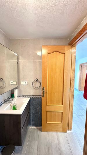 Image No.18-3 Bed Townhouse for sale