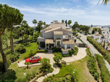 5 Bed Villa for sale