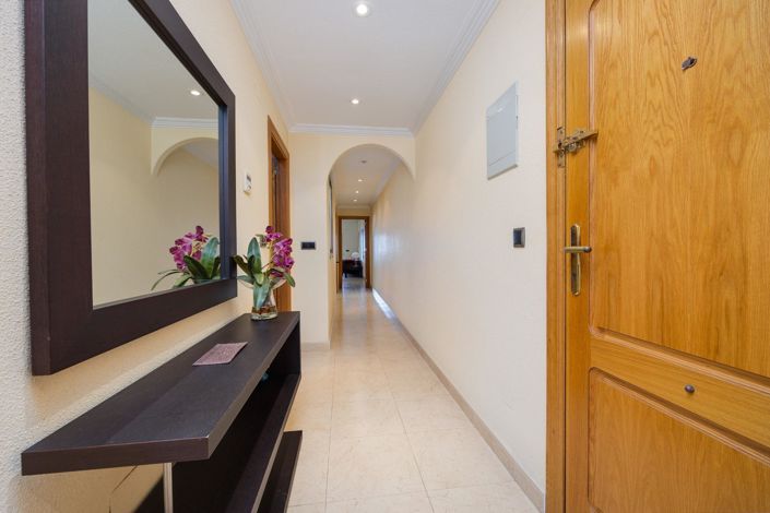 Image No.24-3 Bed Apartment for sale