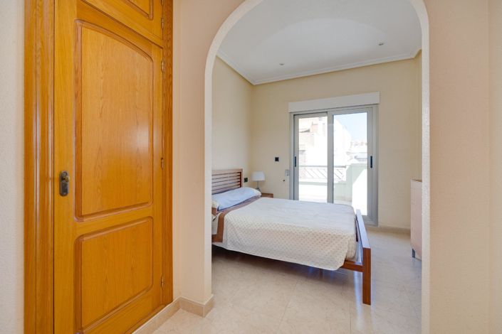 Image No.32-3 Bed Apartment for sale