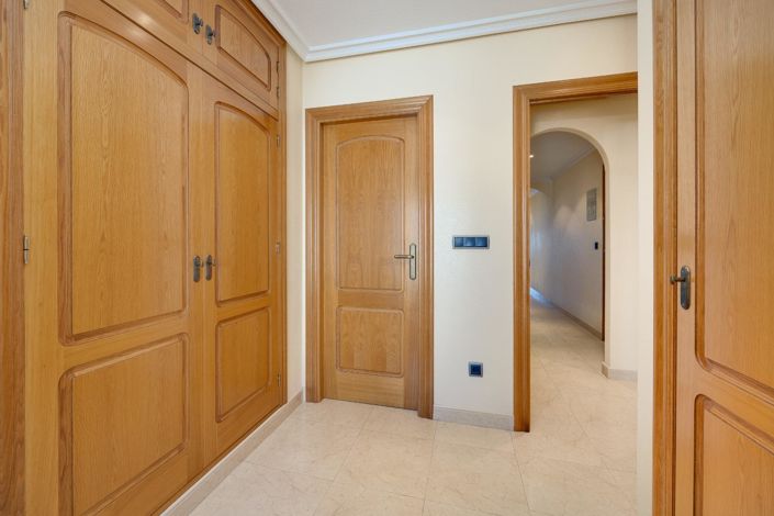 Image No.35-3 Bed Apartment for sale