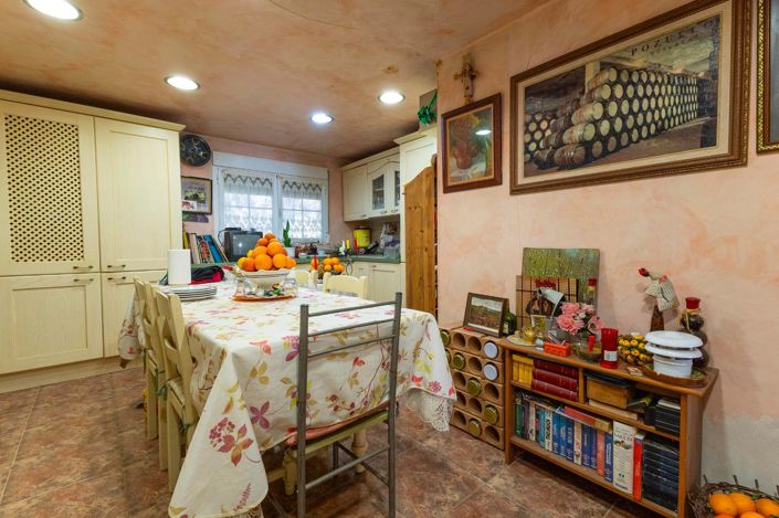 Image No.10-4 Bed Villa for sale