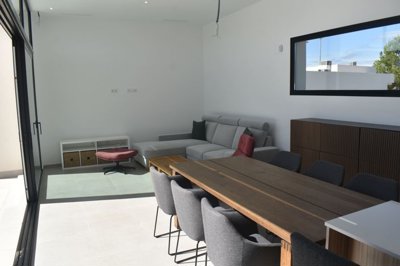 2024-09-25-114324-scaled