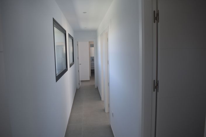 Image No.19-3 Bed Villa for sale