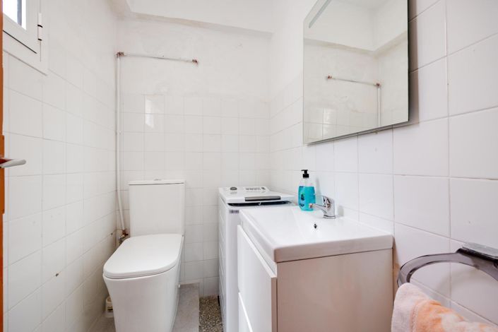 Image No.29-2 Bed Property for sale