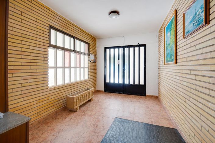 Image No.34-2 Bed Property for sale