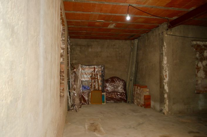 Image No.12-6 Bed Townhouse for sale