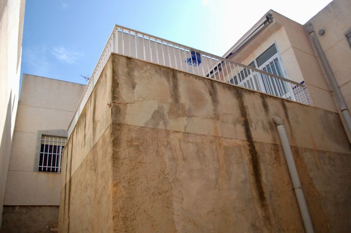 Image No.18-6 Bed Townhouse for sale