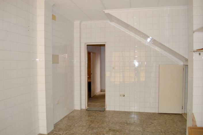 Image No.27-6 Bed Townhouse for sale