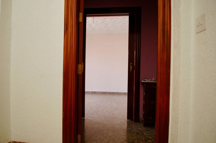 Image No.32-6 Bed Townhouse for sale