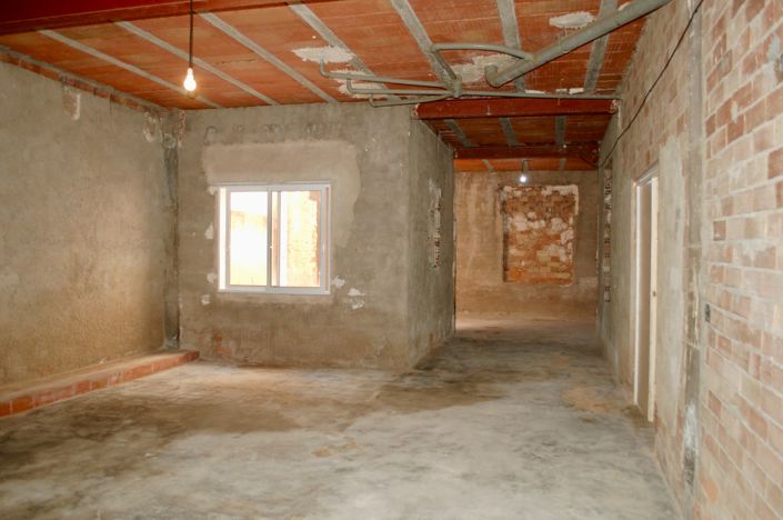 Image No.8-6 Bed Townhouse for sale