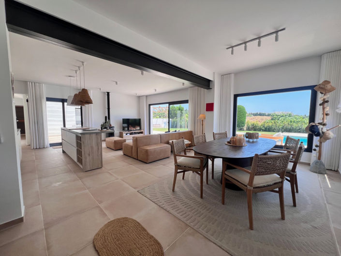 Image No.4-3 Bed Villa for sale