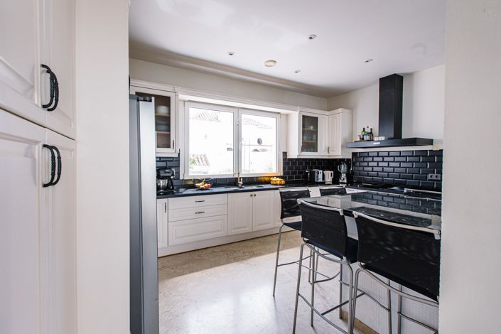 Image No.10-5 Bed Villa for sale