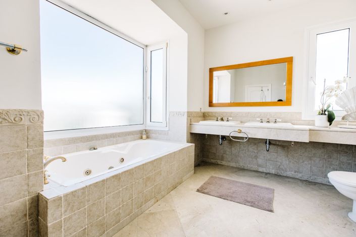 Image No.25-5 Bed Villa for sale