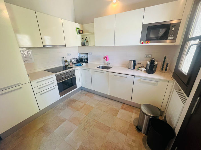 Image No.8-2 Bed Villa for sale