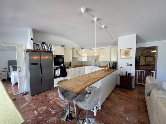 Image No.11-3 Bed Apartment for sale