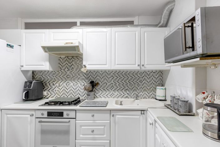 Image No.10-2 Bed Apartment for sale