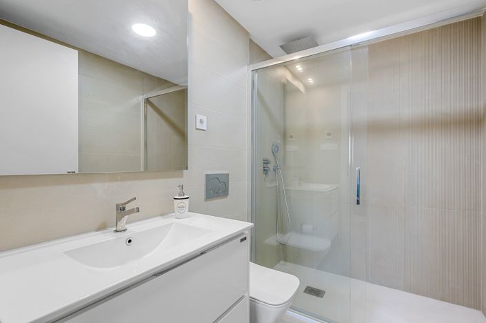 Image No.8-2 Bed Apartment for sale