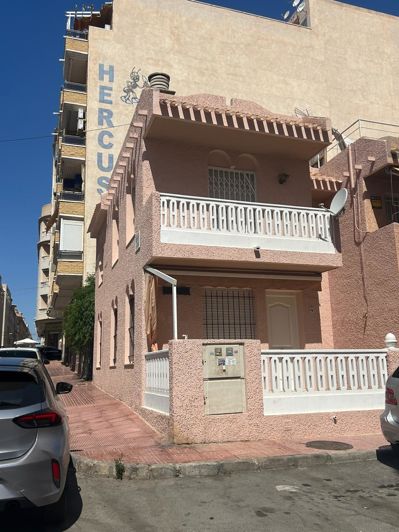 Image No.1-3 Bed Townhouse for sale