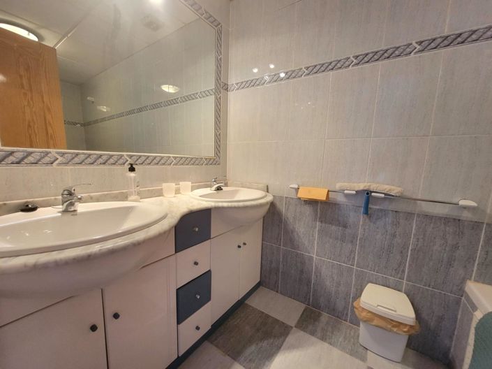 Image No.29-3 Bed Townhouse for sale