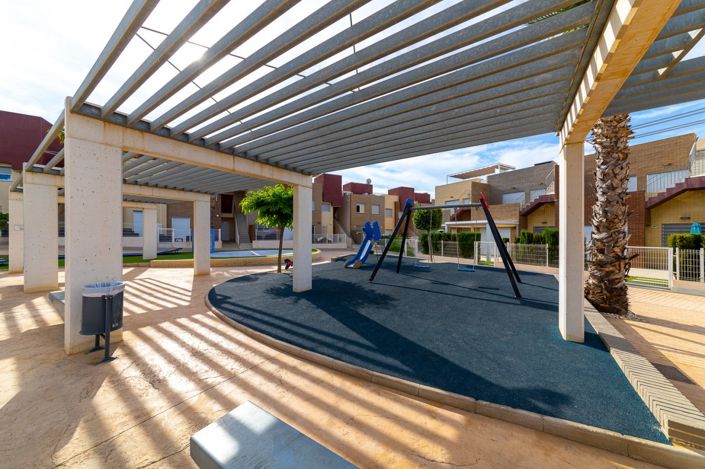 Image No.38-3 Bed Townhouse for sale