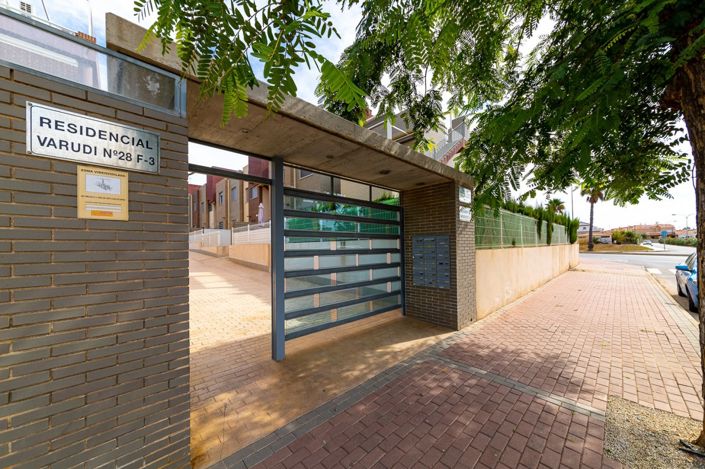 Image No.40-3 Bed Townhouse for sale