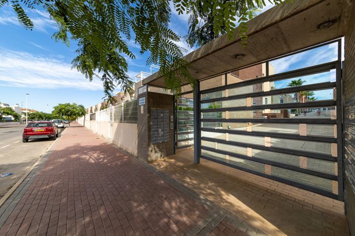 Image No.41-3 Bed Townhouse for sale