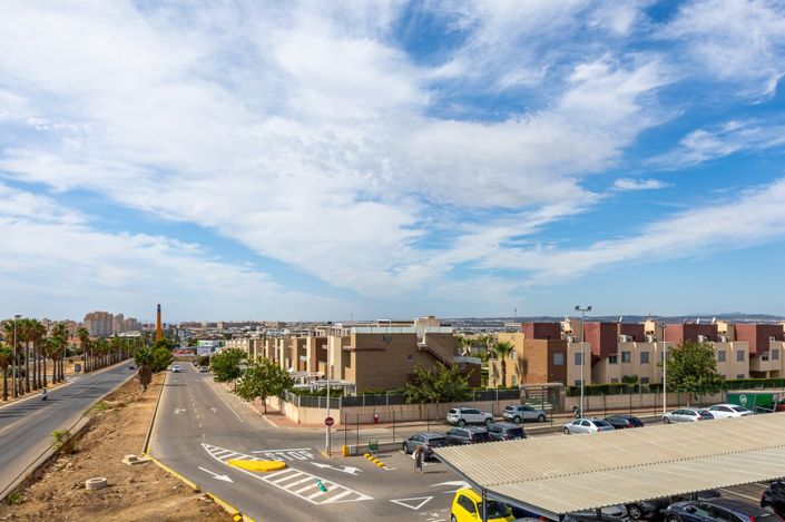 Image No.43-3 Bed Townhouse for sale