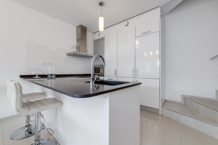 Image No.8-3 Bed Townhouse for sale